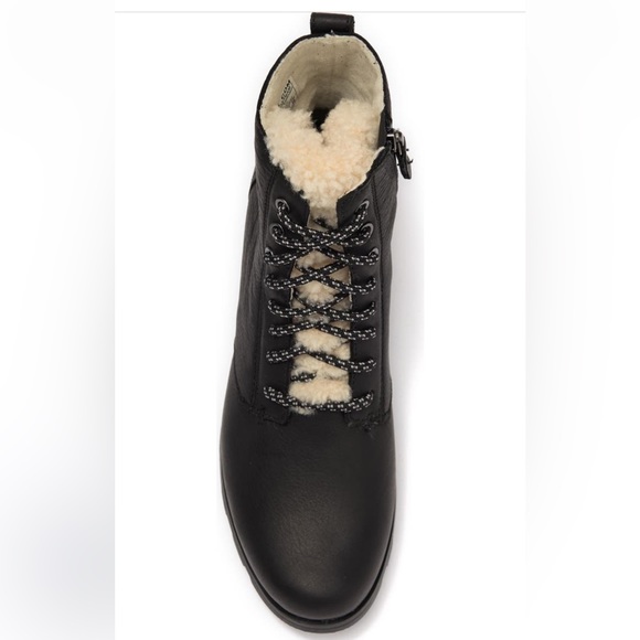 SOREL
Emelie Genuine Shearling
Short Lace-Up Boot - Picture 4 of 5